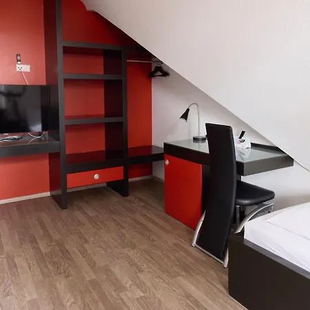 Hotel Villa-Bassermann, stilvoll, 2 Min zum Schloss, schnelles WLAN&Parkplatz-3